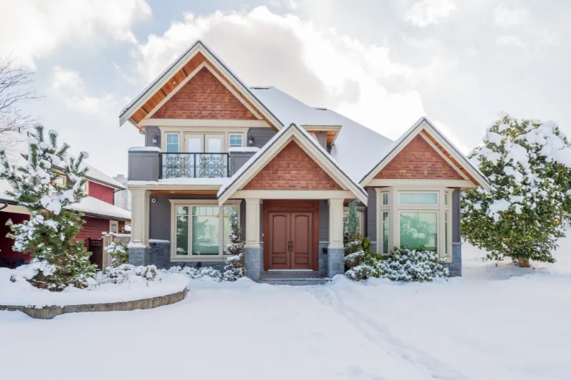 Navigating Home Buying in the Winter Market: Advantages & Strategies